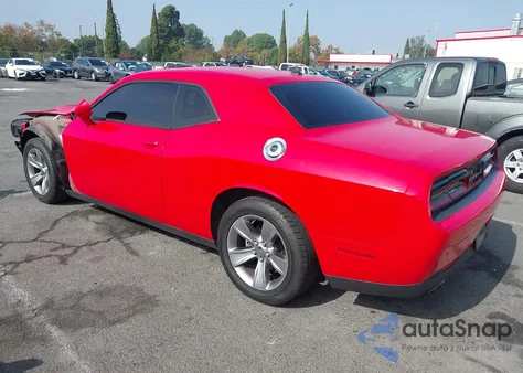 2016 Dodge Challenger Sxt z USA, uszkodzony, nr VIN 2C3CDZAG7GH184350